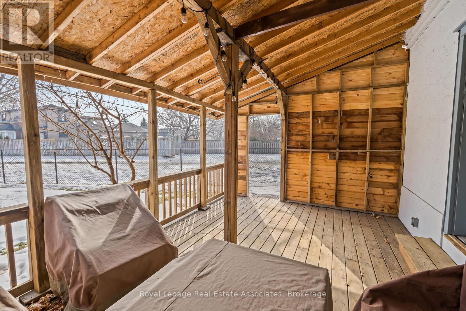 88 Graham Avenue N, Hamilton, ON - Photo Showing Other Room