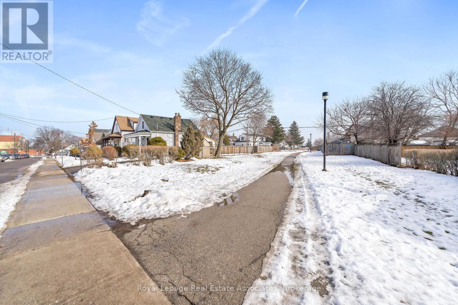 88 Graham Avenue N, Hamilton, ON - Outdoor