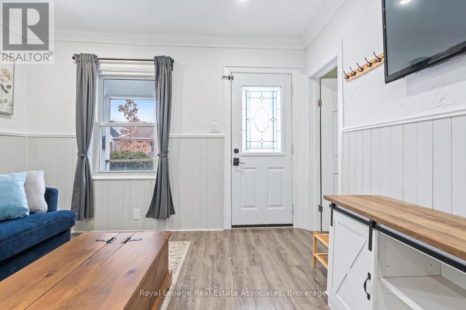 88 Graham Avenue N, Hamilton, ON - Indoor Photo Showing Other Room