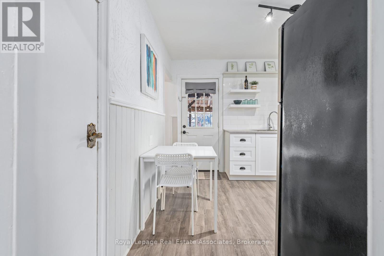 88 Graham Avenue N, Hamilton, ON - Indoor