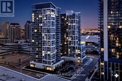 PH 212 - 9000 JANE STREET Vaughan, ON L4K 2M9