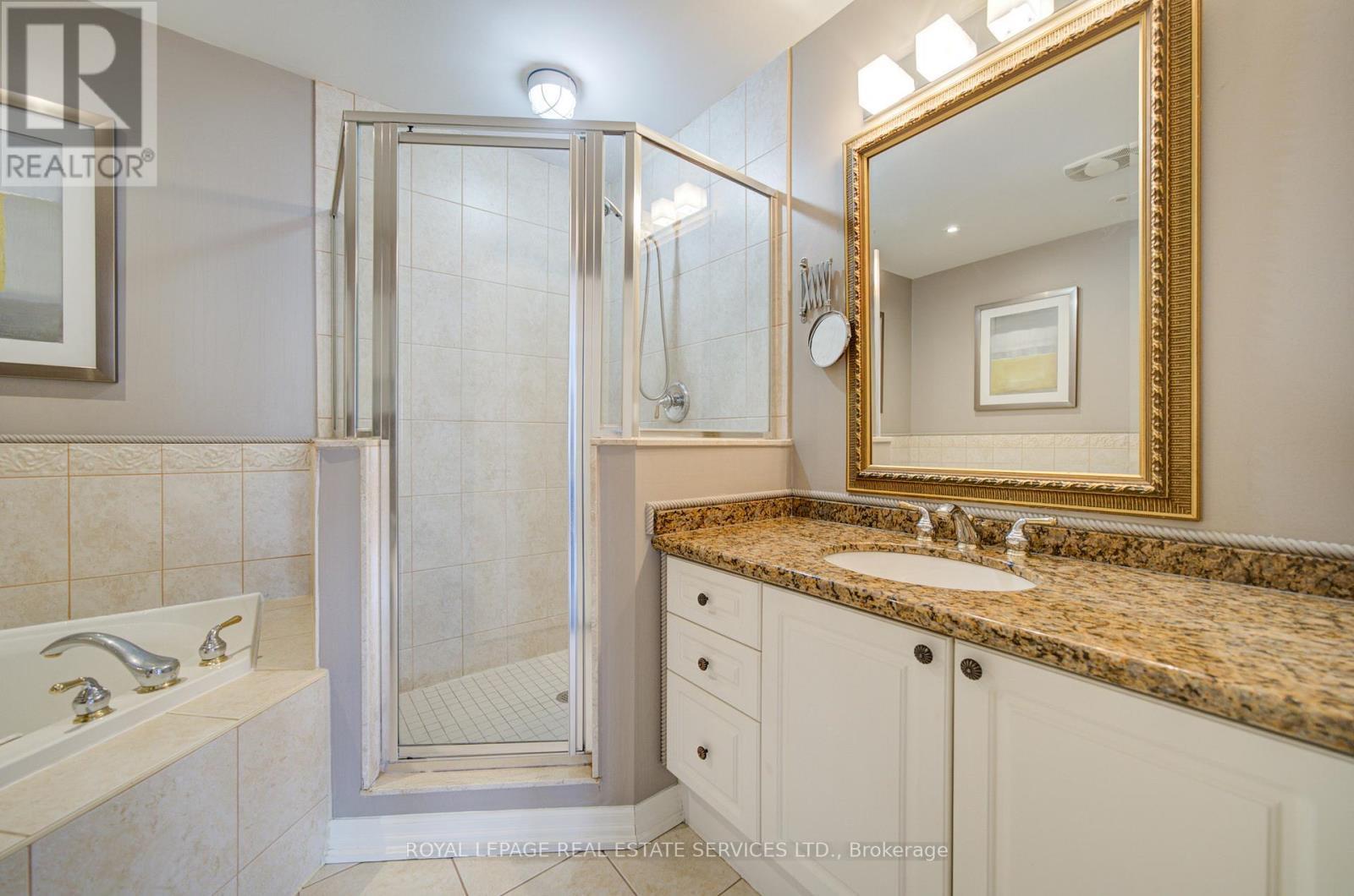 115 St Lawrence Drive, Mississauga, ON - Indoor Photo Showing Bathroom