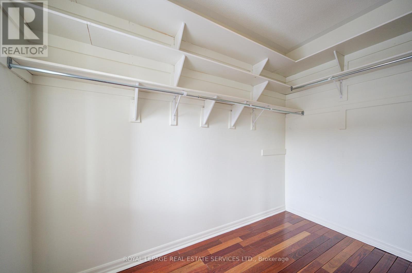 115 St Lawrence Drive, Mississauga, ON - Indoor