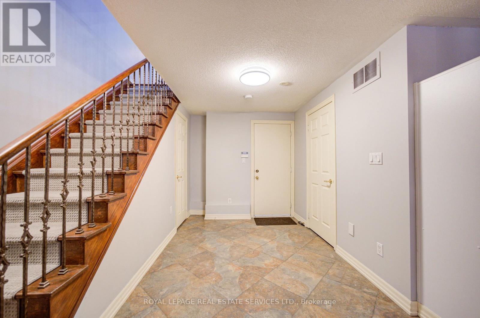 115 St Lawrence Drive, Mississauga, ON - Indoor Photo Showing Other Room