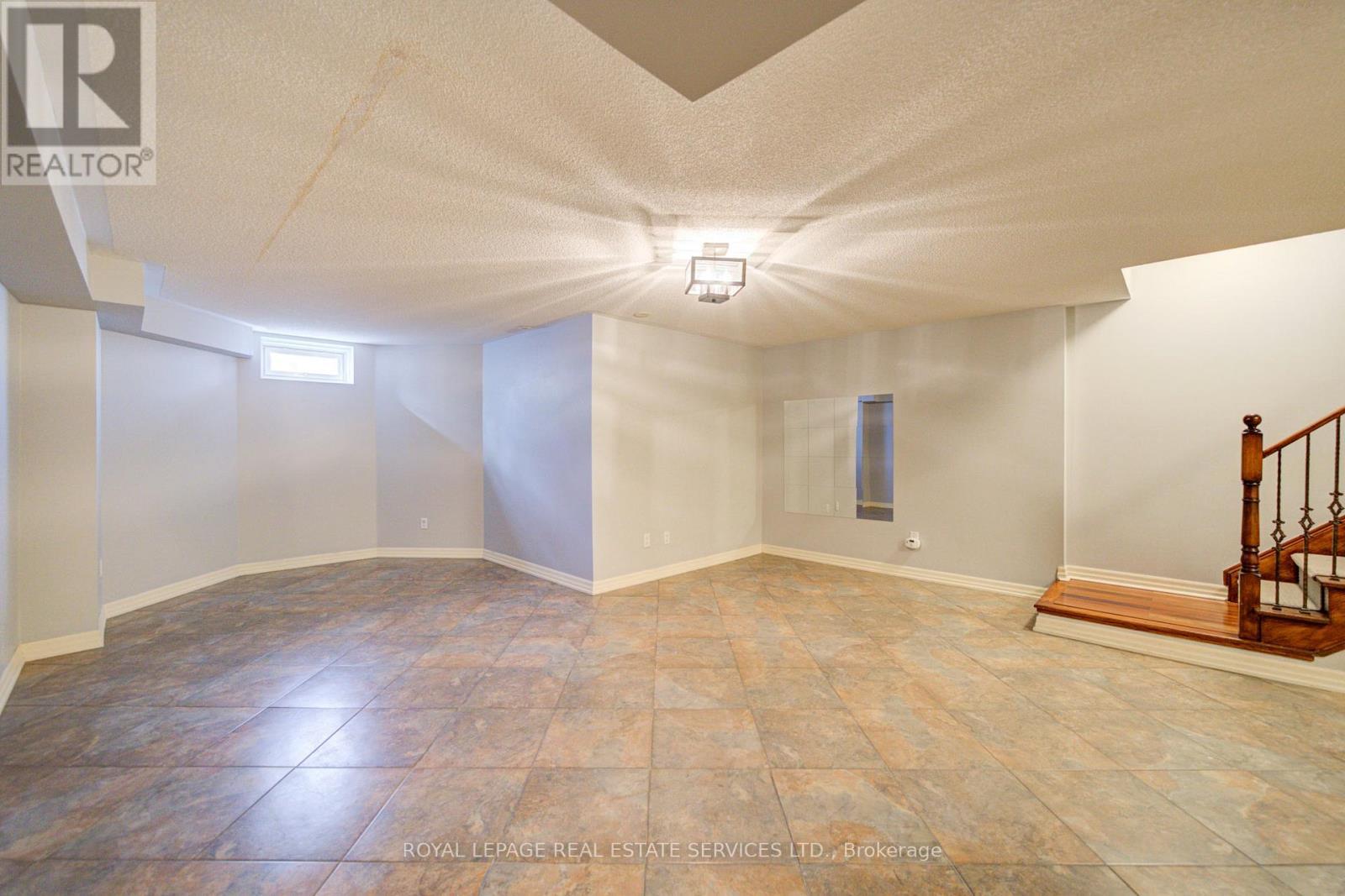 115 St Lawrence Drive, Mississauga, ON - Indoor