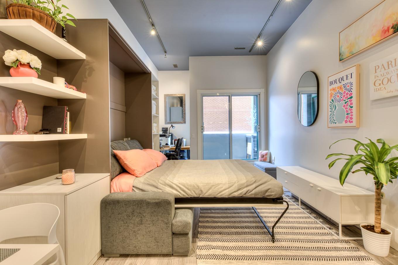 Primary bedroom - 200-5099 Rue Jeanne-Mance, Montréal (Le Plateau-Mont-Royal), QC - Indoor Photo Showing Laundry Room