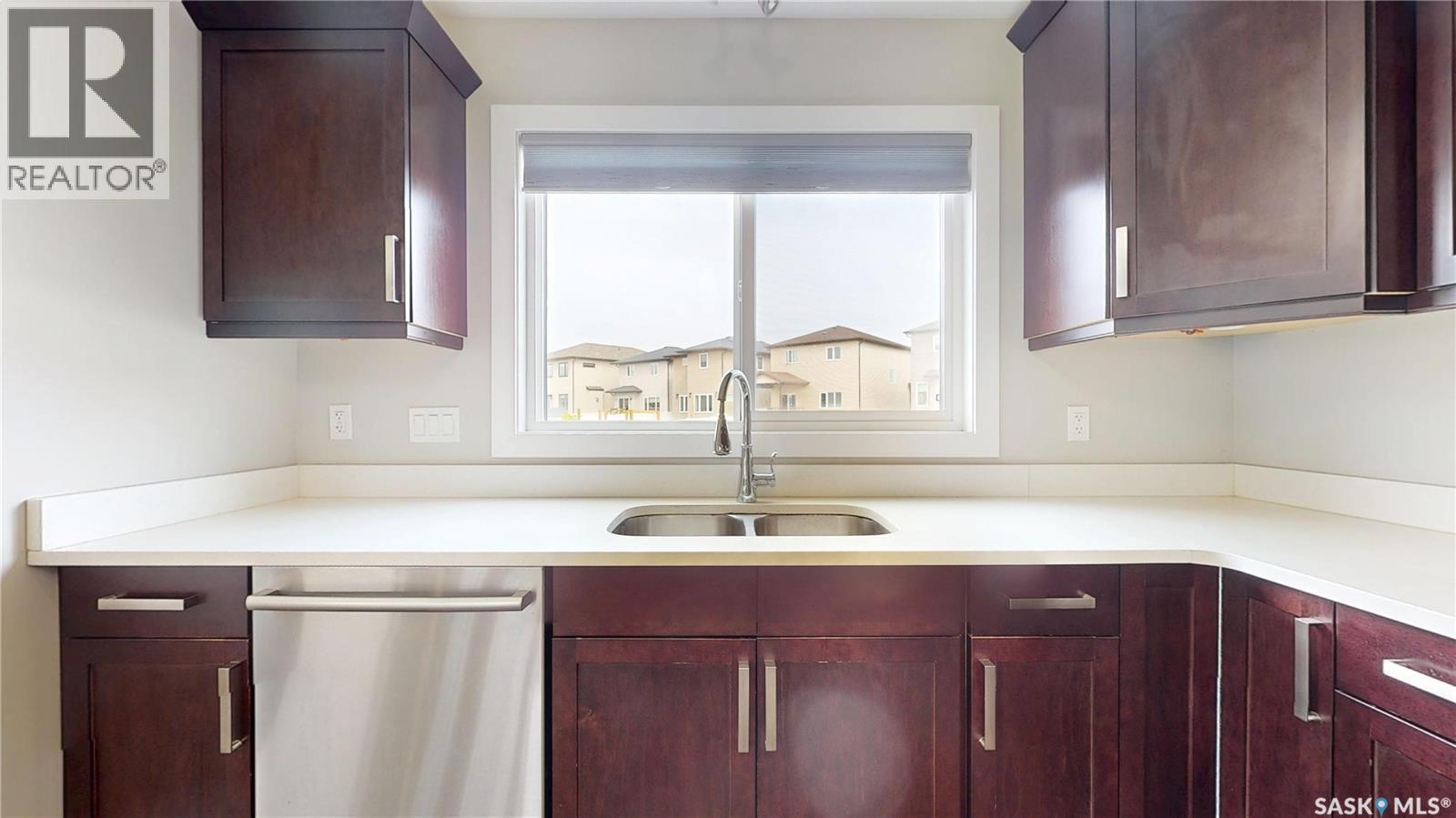 5614 Beacon Place, Regina, SK - Indoor Photo Showing Kitchen With Double Sink