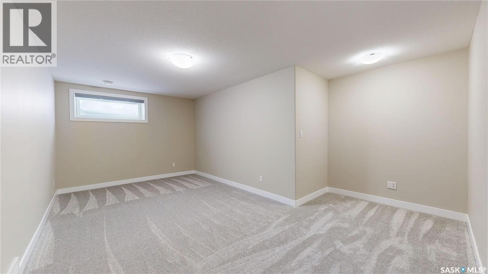 5614 Beacon Place, Regina, SK - Indoor Photo Showing Other Room