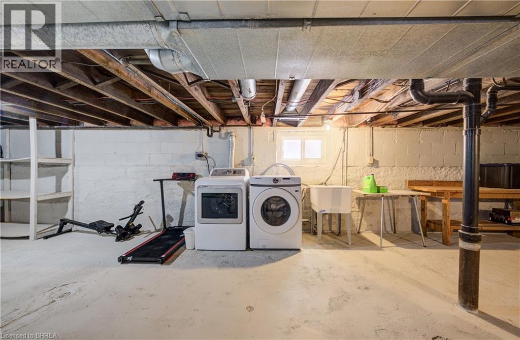 48 Longwood Road N, Hamilton, ON - Indoor