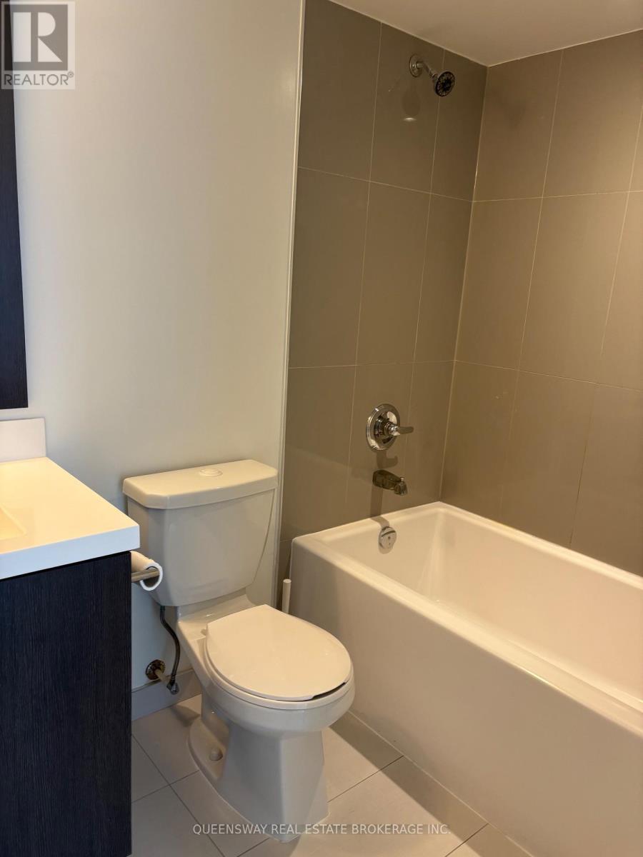 1504 - 7 Mabelle Avenue, Toronto, ON - Indoor Photo Showing Bathroom