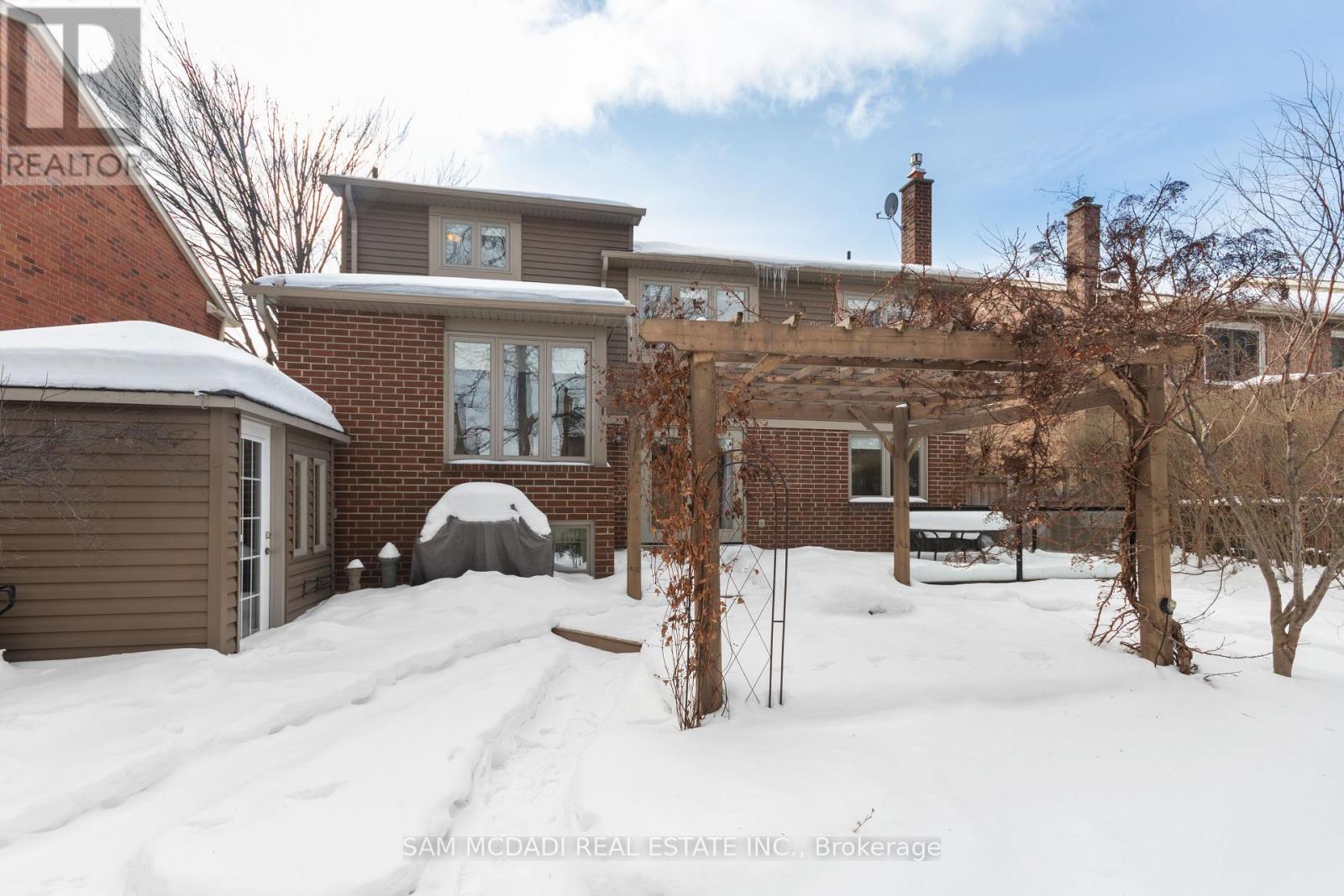 2332 Folkway Drive, Mississauga, ON - Outdoor