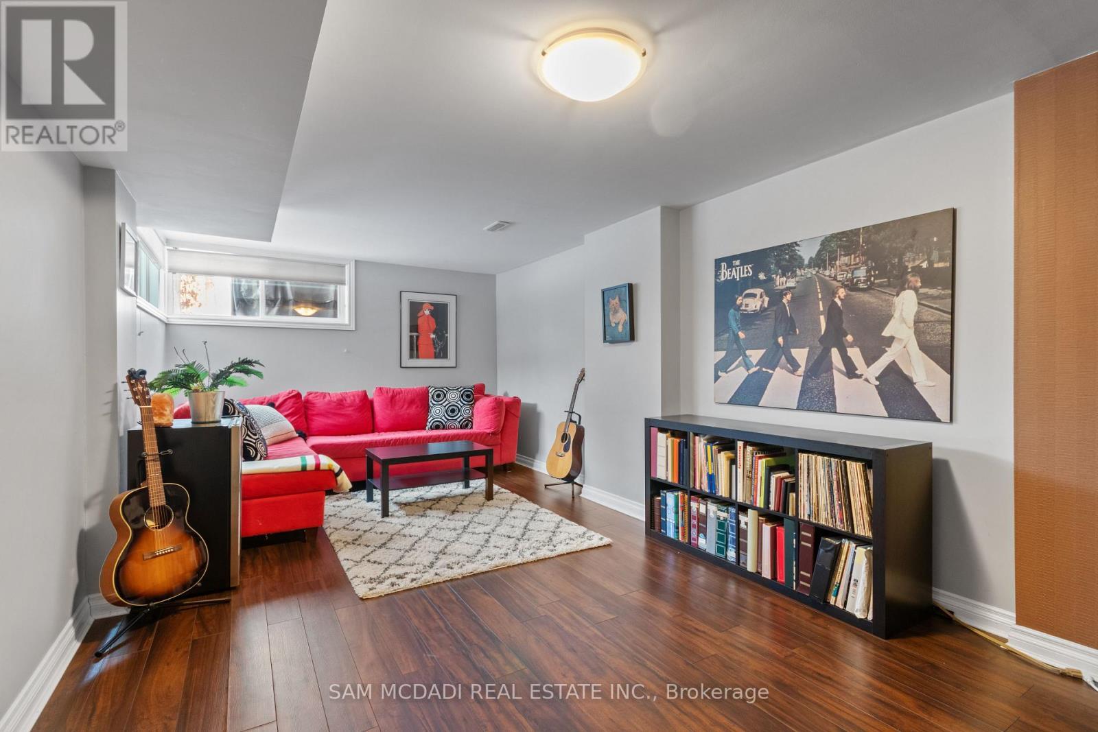 2332 Folkway Drive, Mississauga, ON - Indoor Photo Showing Living Room