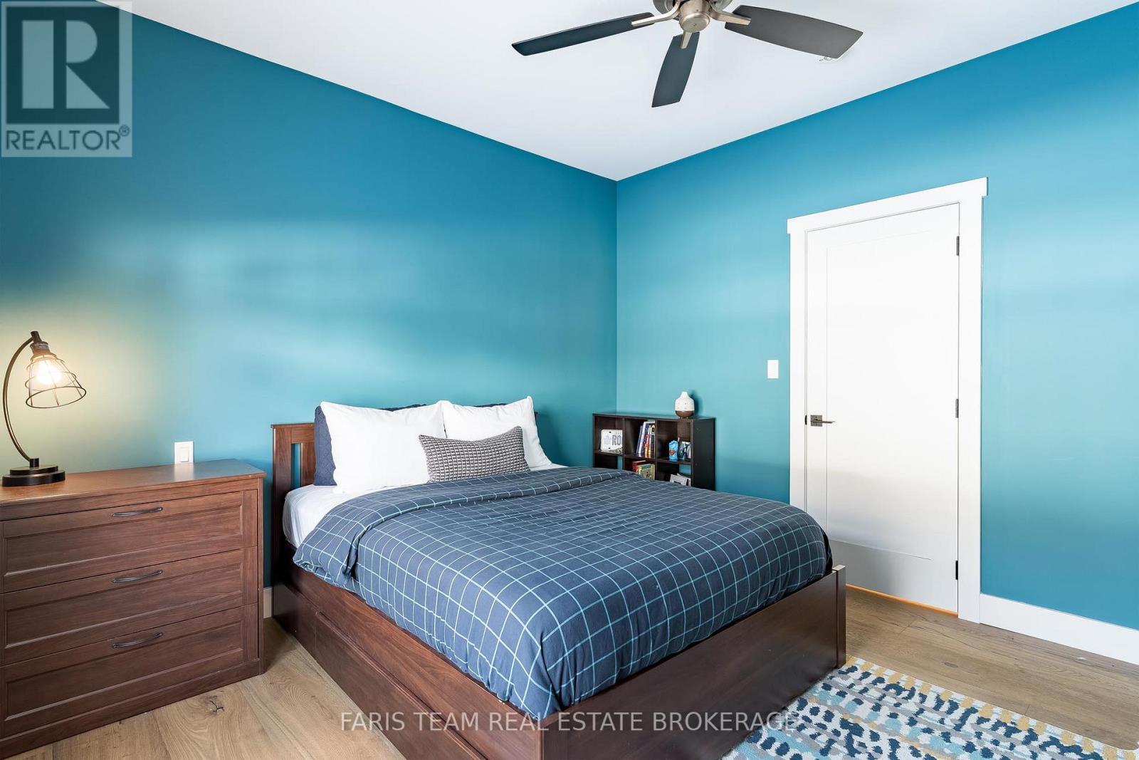 1555 Baseline Road S, Tiny, ON - Indoor Photo Showing Bedroom