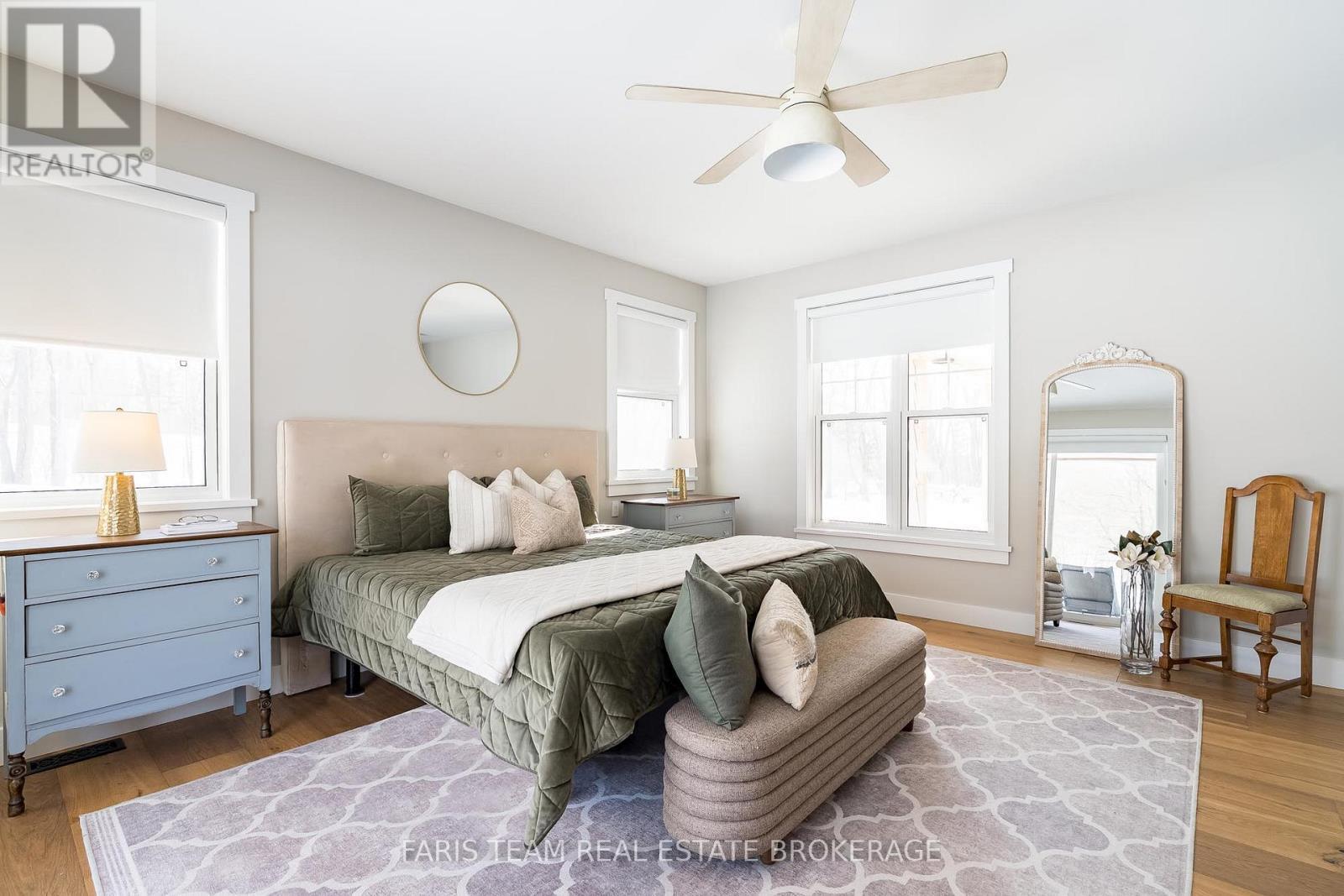 1555 Baseline Road S, Tiny, ON - Indoor Photo Showing Bedroom