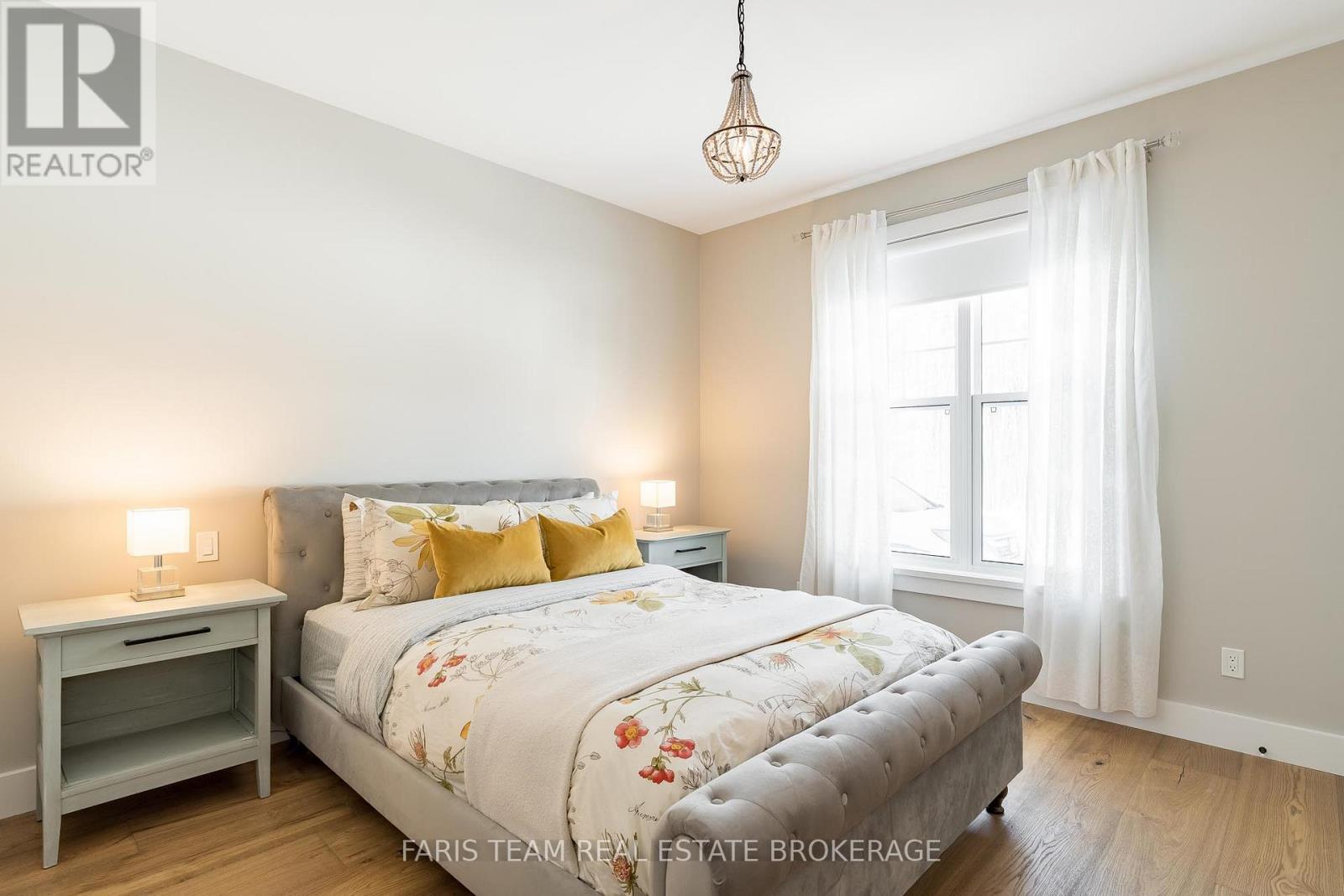 1555 Baseline Road S, Tiny, ON - Indoor Photo Showing Bedroom