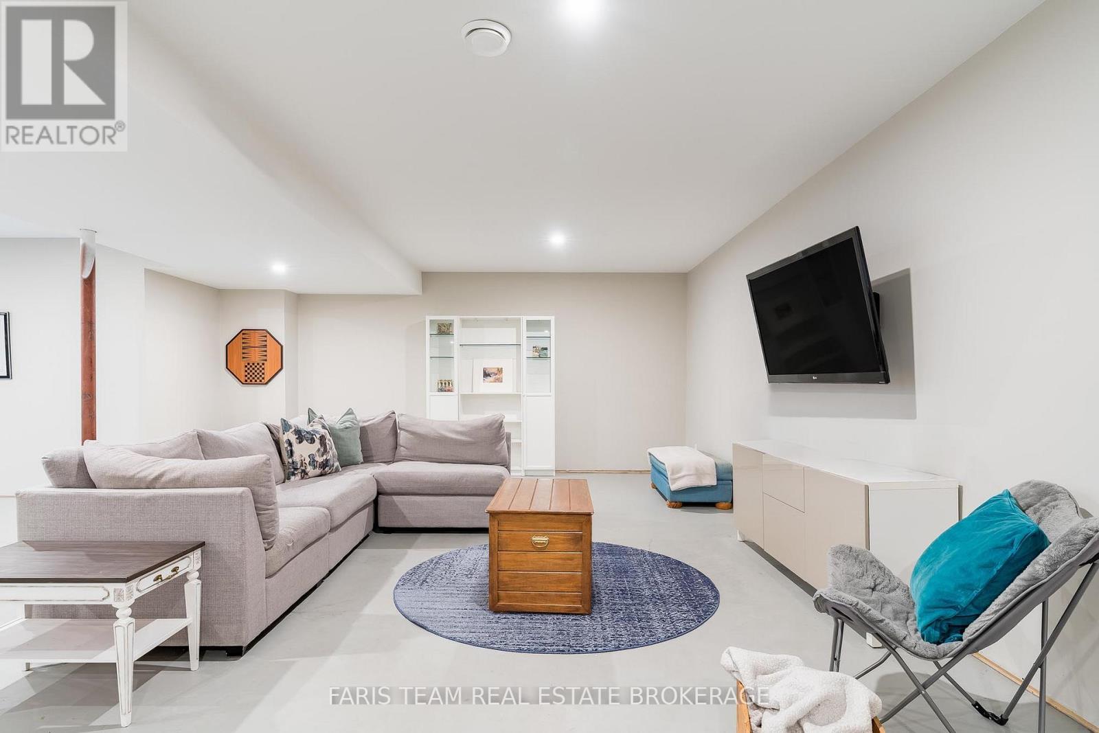 1555 Baseline Road S, Tiny, ON - Indoor