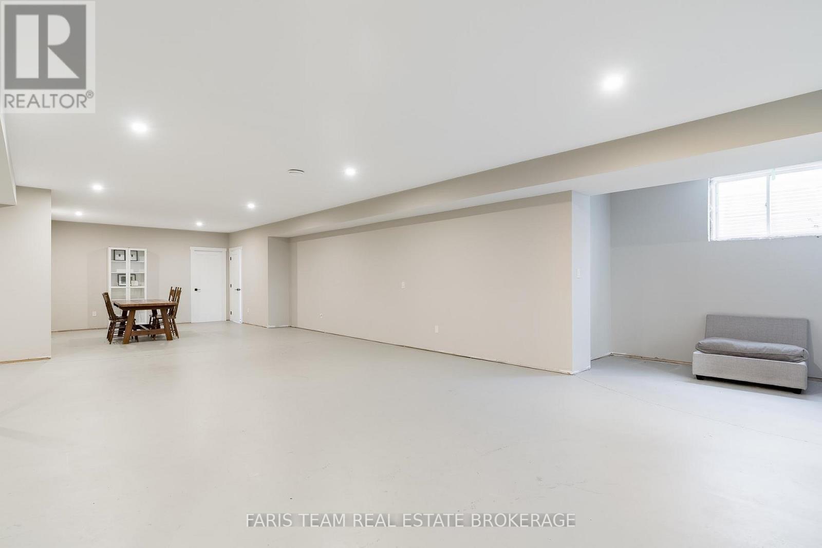 1555 Baseline Road S, Tiny, ON - Indoor