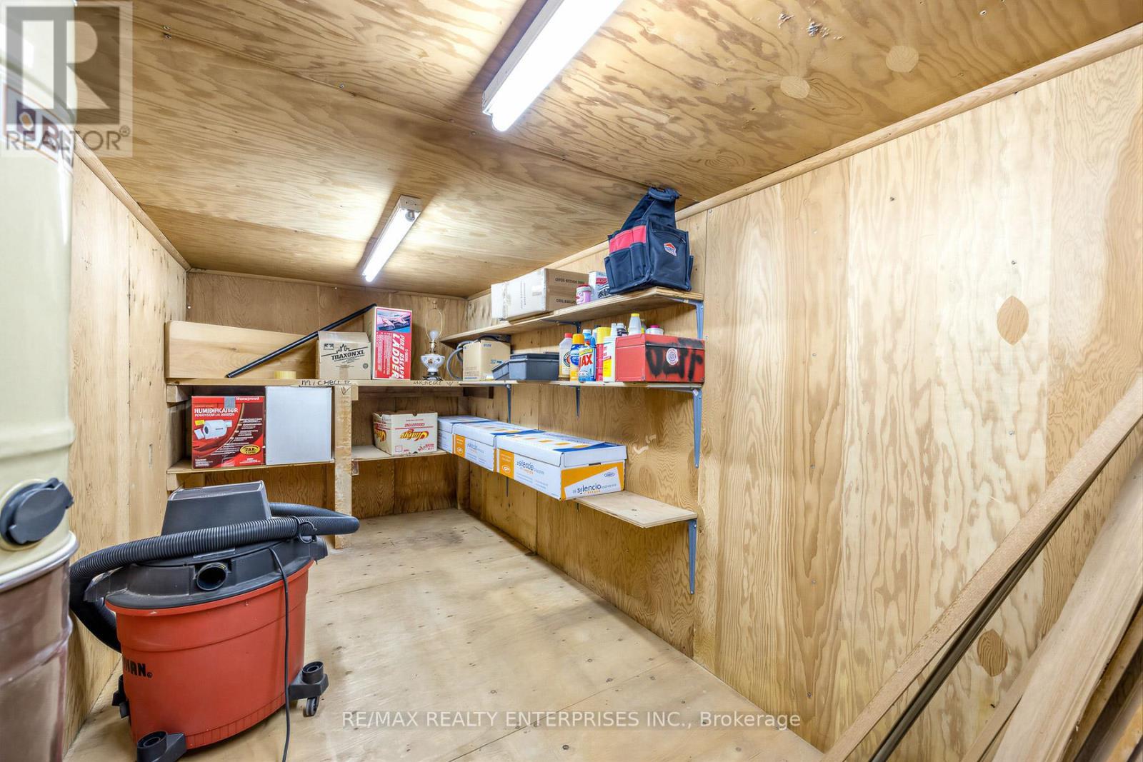 3356 Strabane Drive, Mississauga, ON - Indoor With Storage