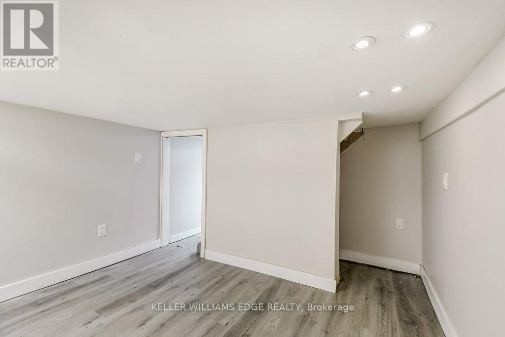 14 Baker Street, Hamilton, ON - Indoor Photo Showing Other Room