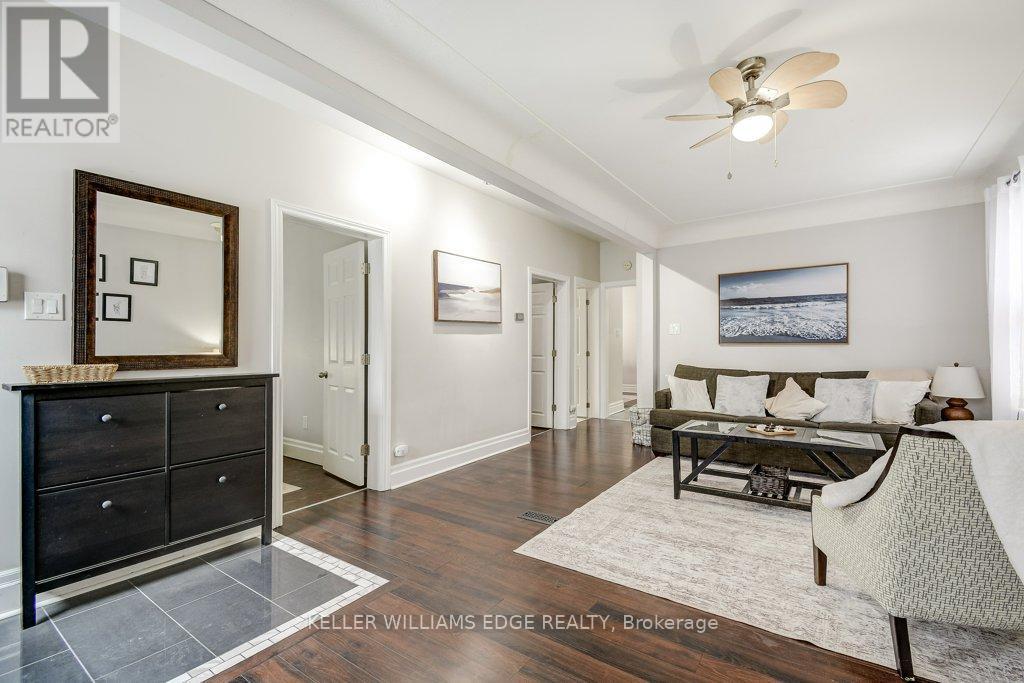 14 Baker Street, Hamilton, ON - Indoor