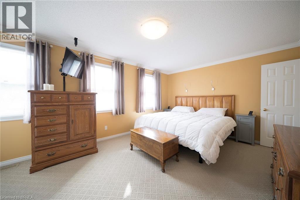 43 Flamingo Drive, Hamilton, ON - Indoor Photo Showing Bedroom