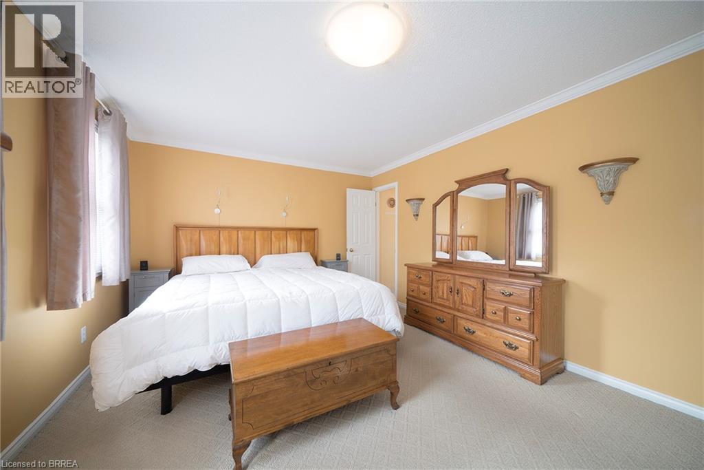 43 Flamingo Drive, Hamilton, ON - Indoor Photo Showing Bedroom