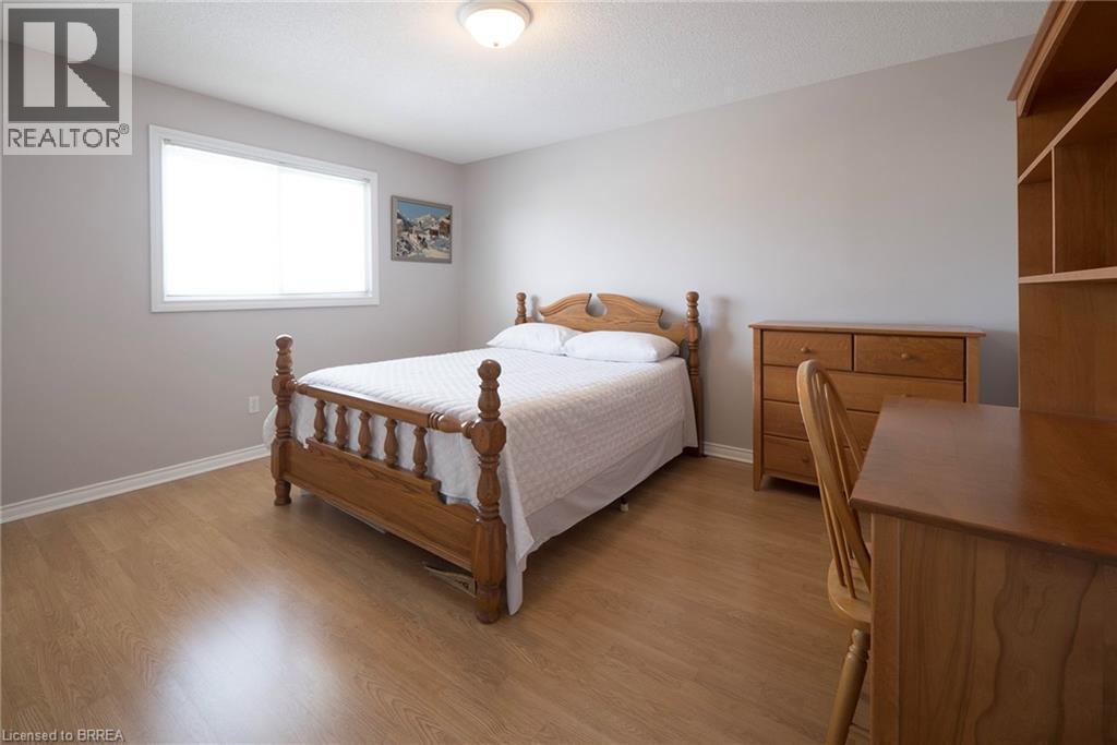 43 Flamingo Drive, Hamilton, ON - Indoor Photo Showing Bedroom