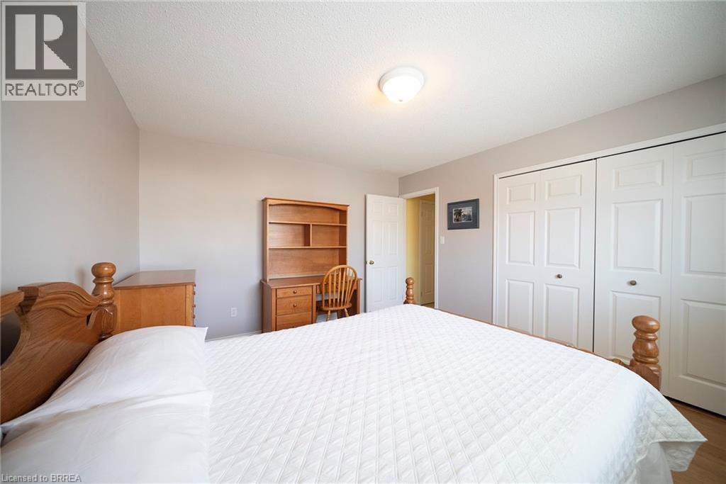 43 Flamingo Drive, Hamilton, ON - Indoor Photo Showing Bedroom