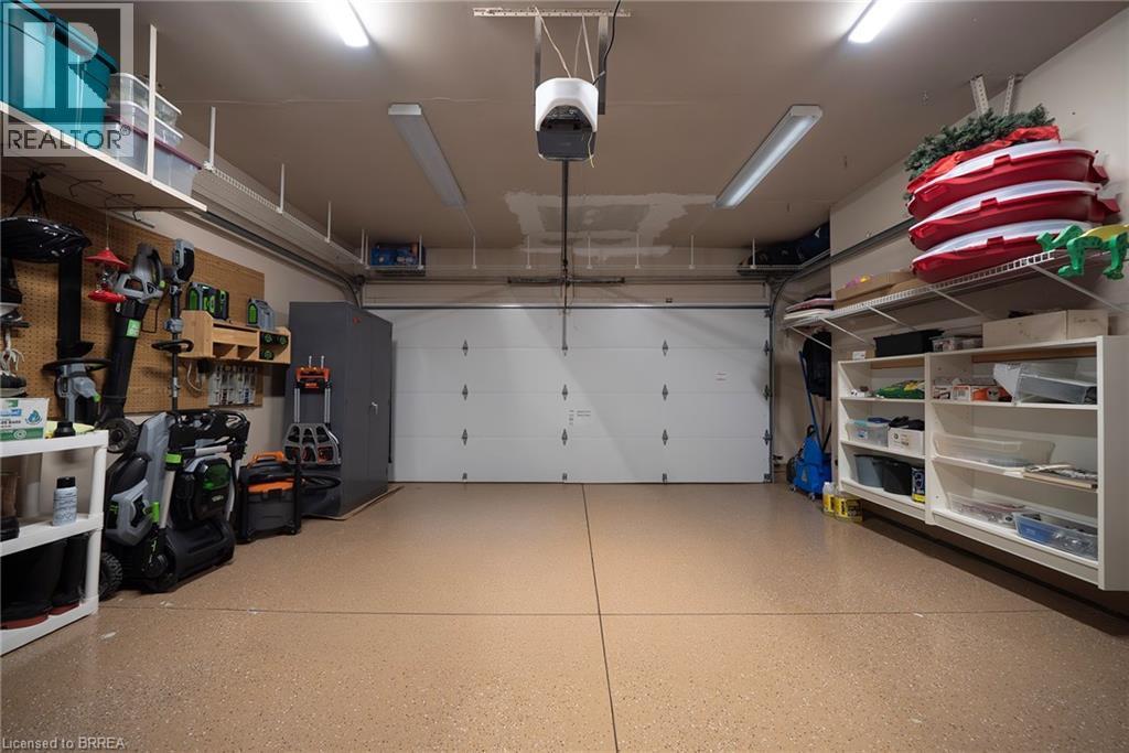 43 Flamingo Drive, Hamilton, ON - Indoor Photo Showing Garage