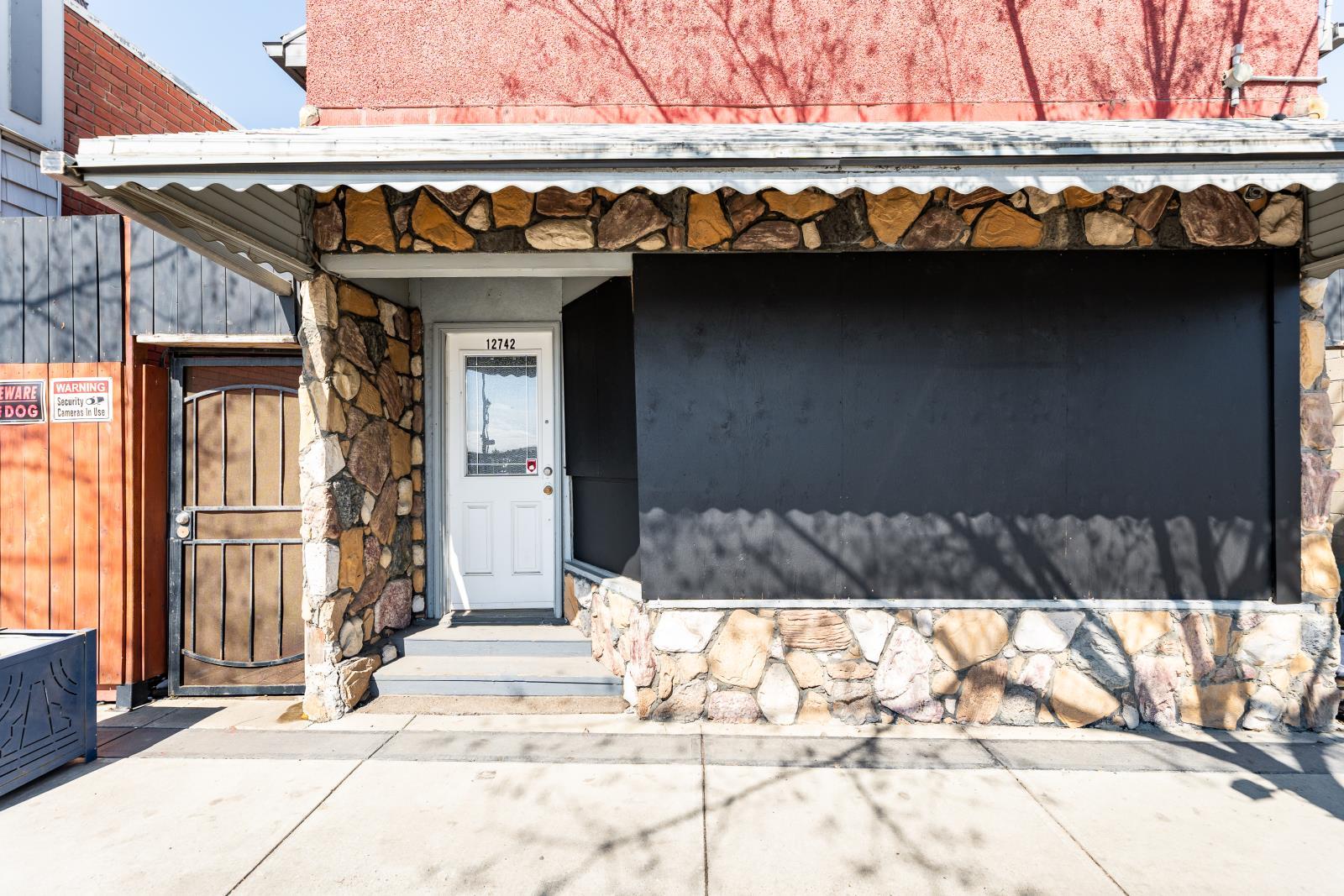 12742 Fort Road, Edmonton, AB
