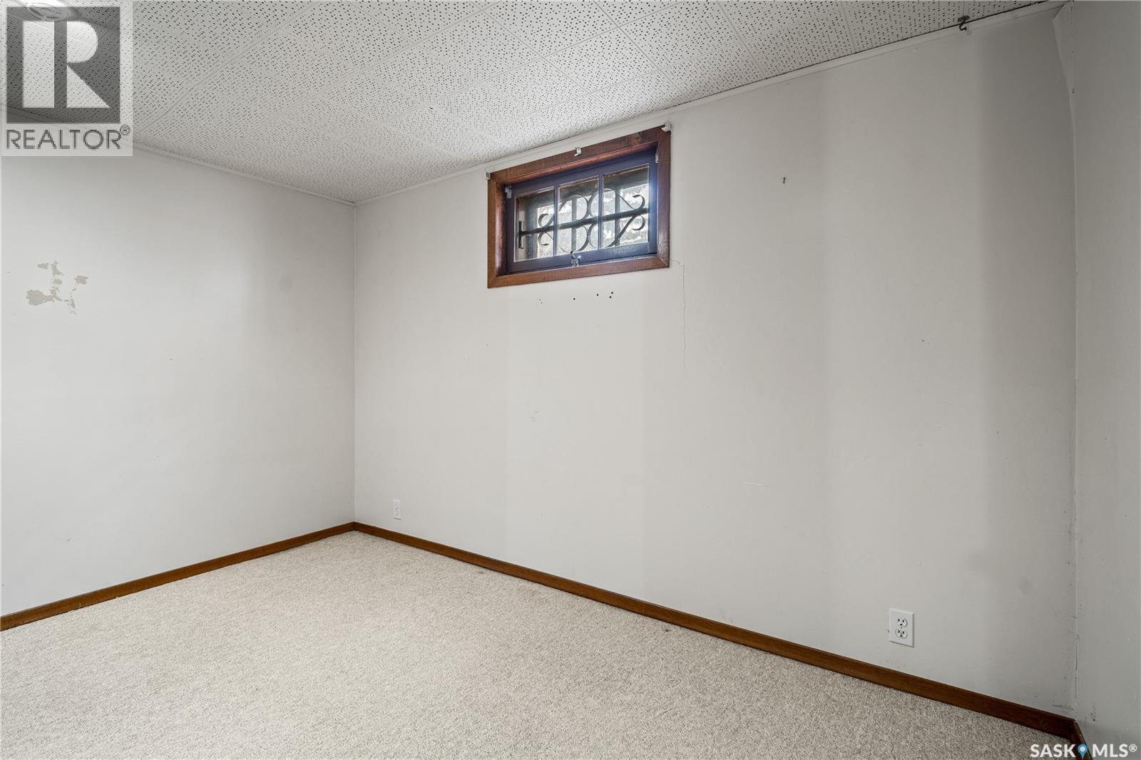 5306 5Th Avenue, Regina, SK - Indoor Photo Showing Other Room