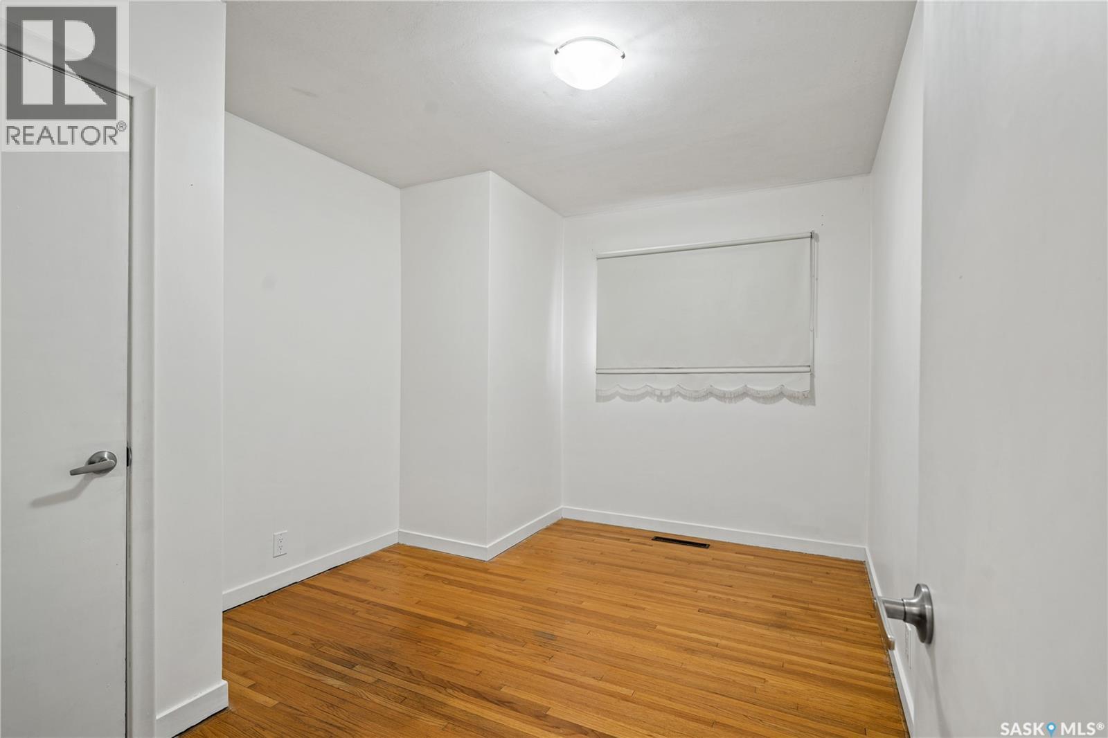 5306 5Th Avenue, Regina, SK - Indoor Photo Showing Other Room