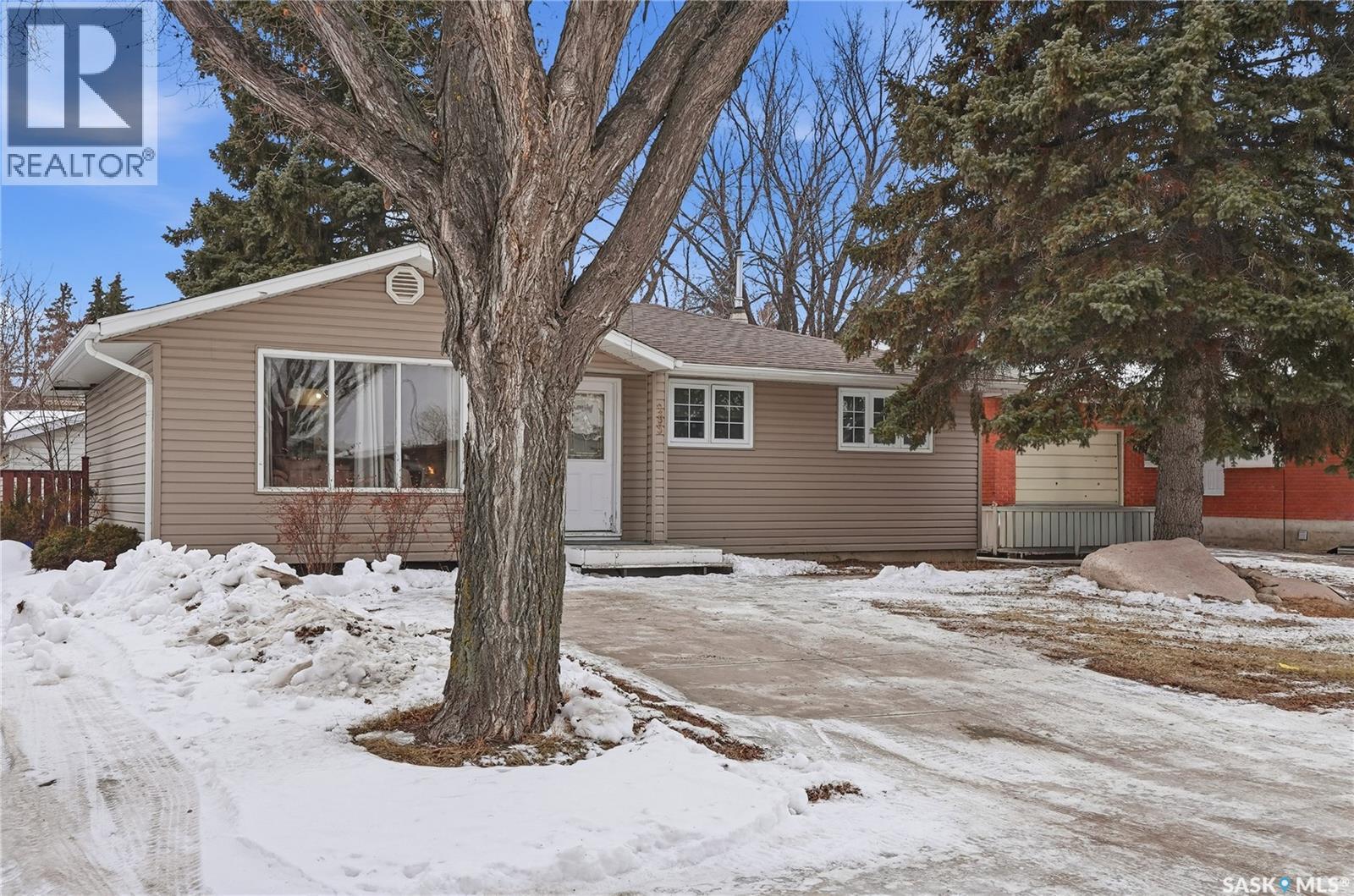 285 Carleton Drive, Saskatoon, SK - Outdoor