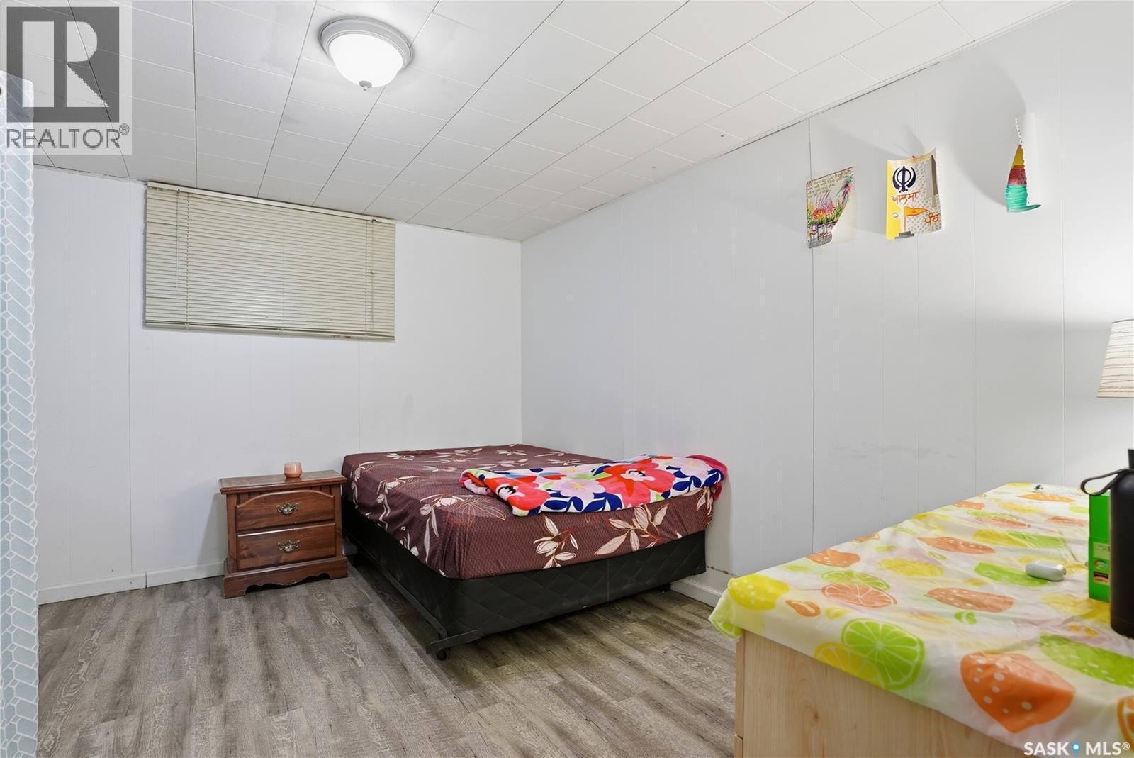 285 Carleton Drive, Saskatoon, SK - Indoor Photo Showing Bedroom
