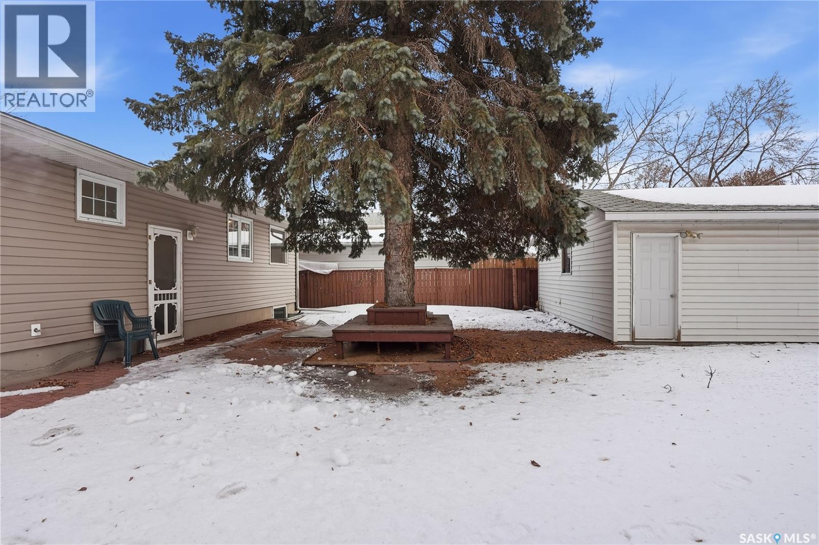 285 Carleton Drive, Saskatoon, SK - Outdoor With Exterior