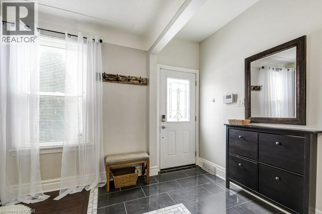 14 Baker Street, Hamilton, ON - Indoor Photo Showing Other Room