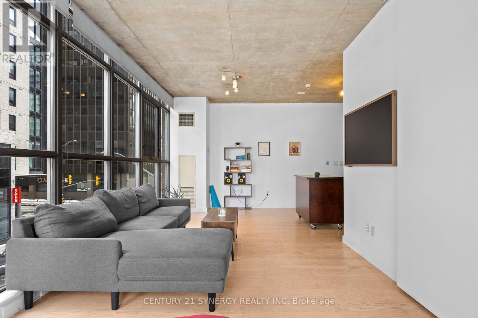 303 - 179 George Street, Ottawa, ON - Indoor