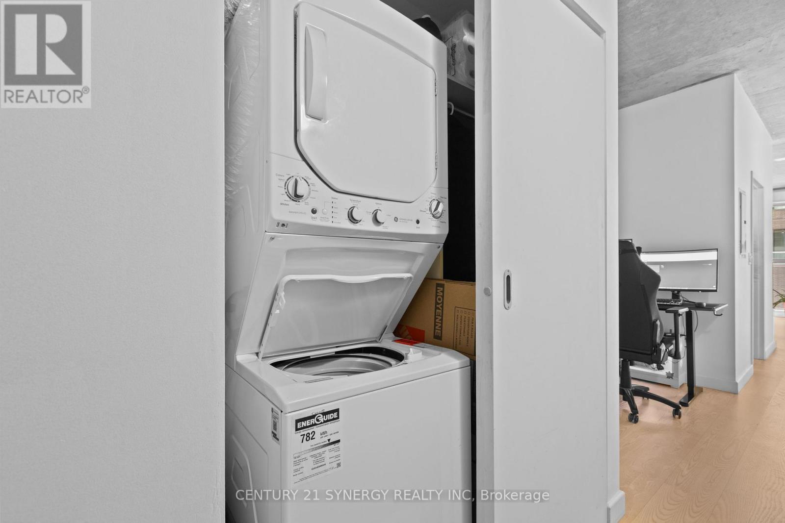303 - 179 George Street, Ottawa, ON - Indoor Photo Showing Laundry Room
