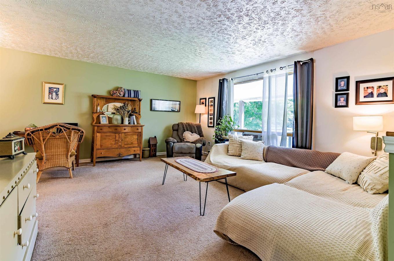 1353 Pinecrest Drive, Coldbrook, NS