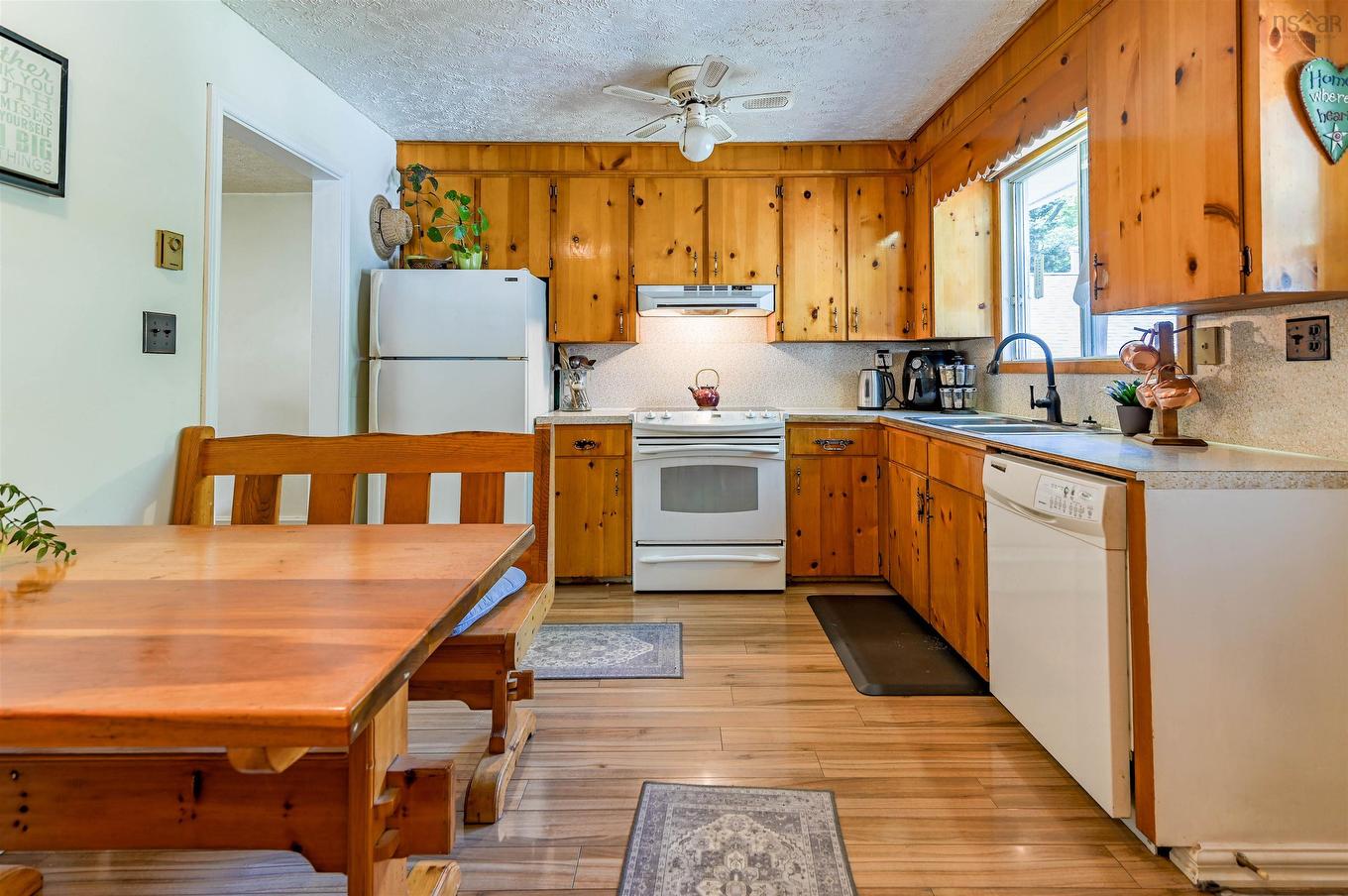 1353 Pinecrest Drive, Coldbrook, NS