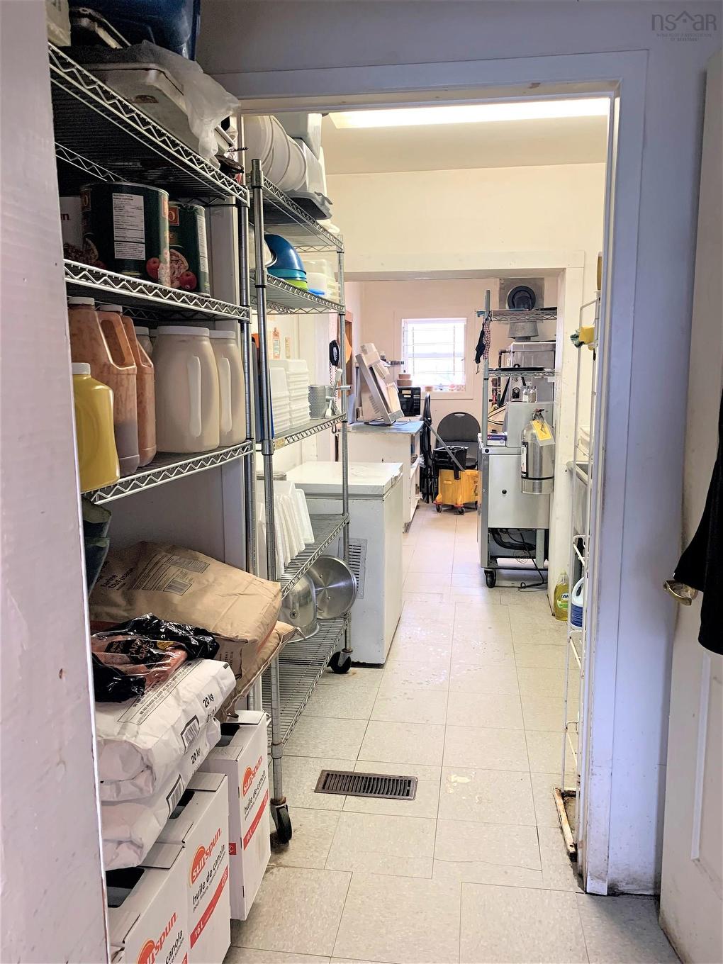 6 Junction Road, Springhill, NS