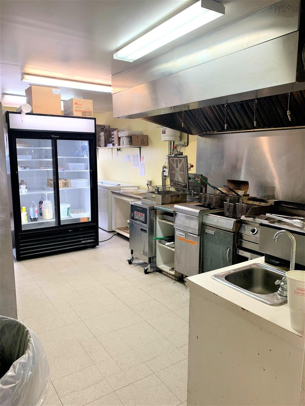 6 Junction Road, Springhill, NS