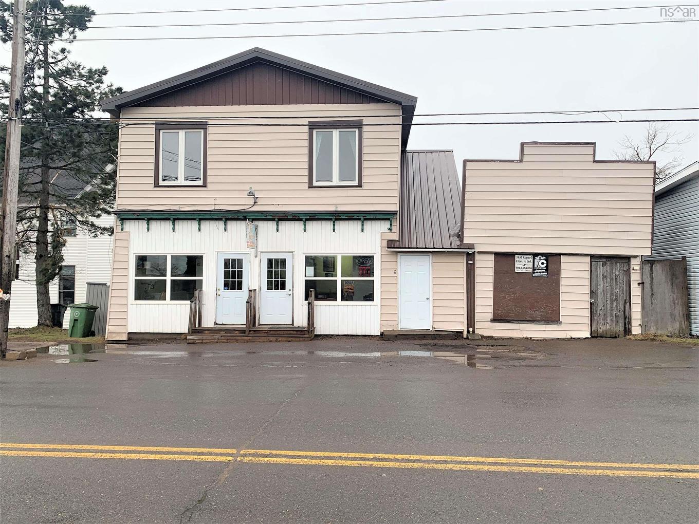 6 Junction Road, Springhill, NS