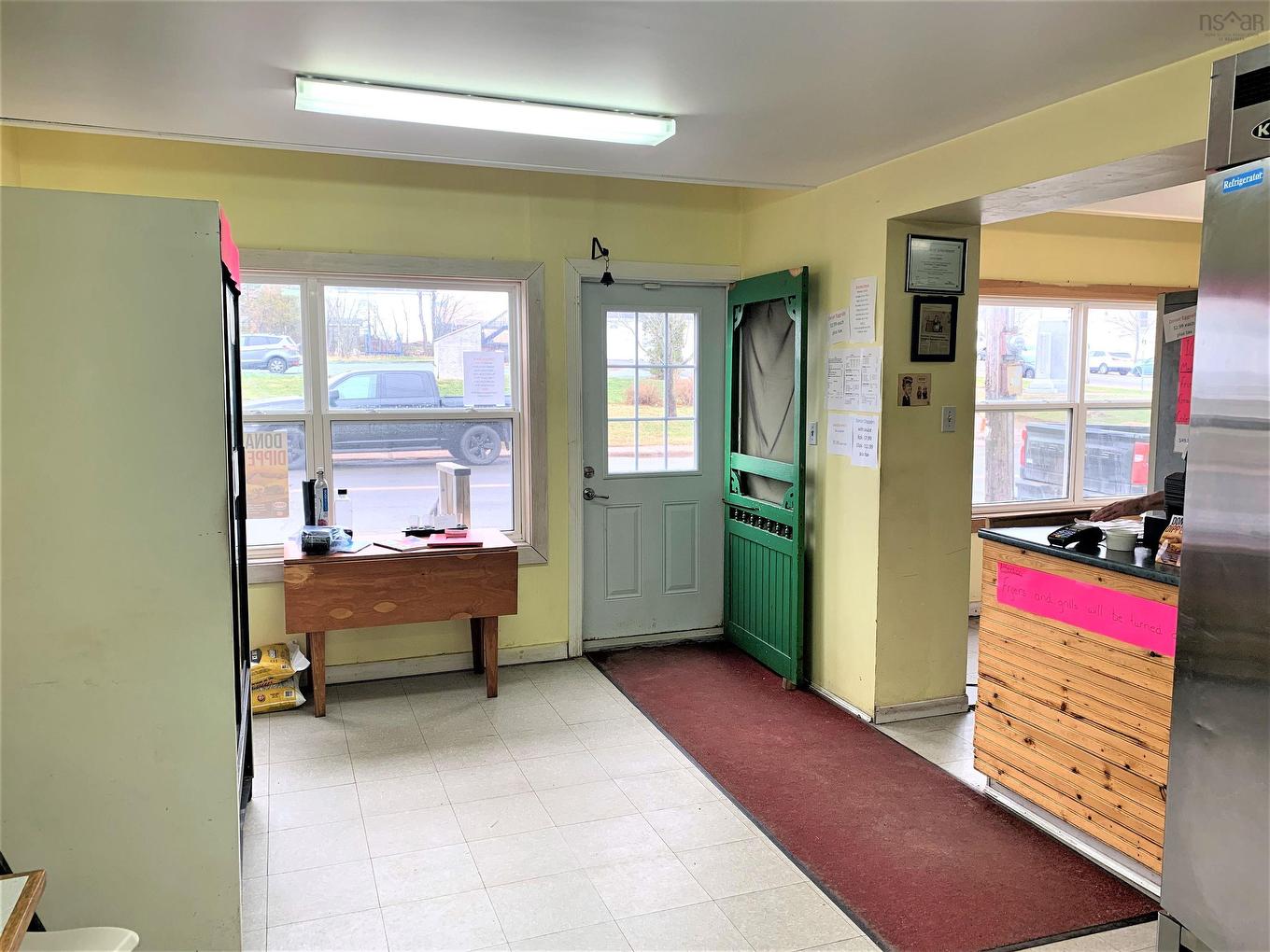 6 Junction Road, Springhill, NS