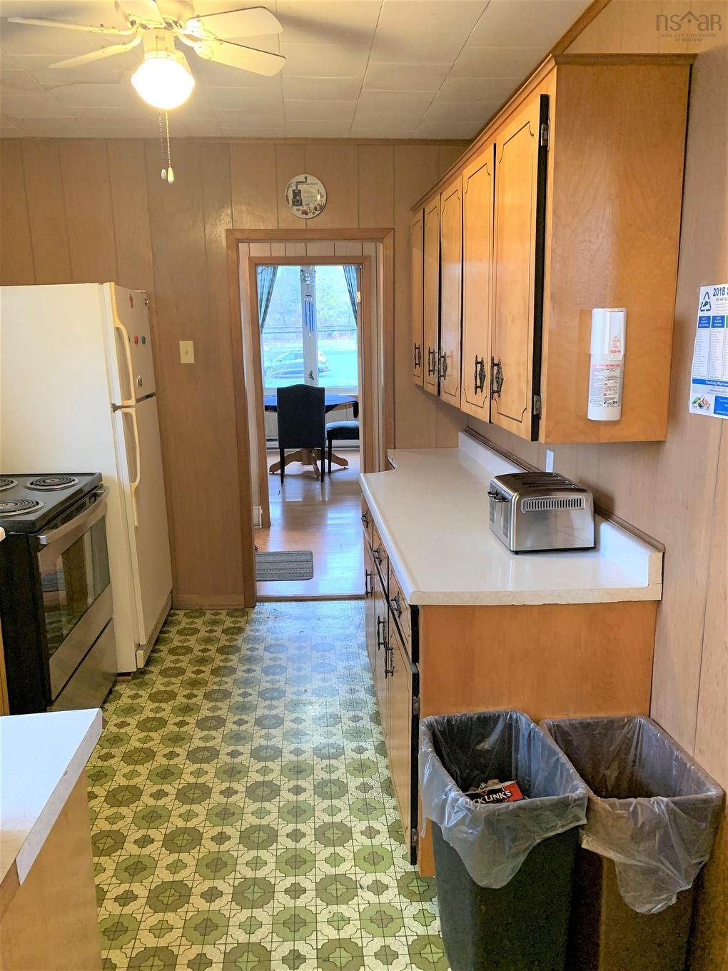 6 Junction Road, Springhill, NS