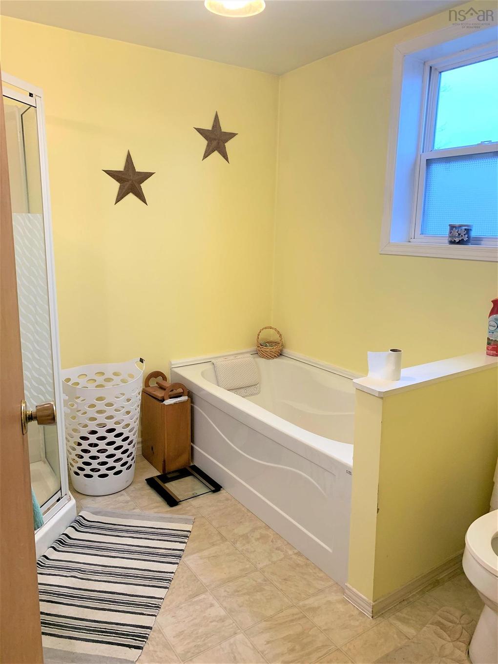 6 Junction Road, Springhill, NS