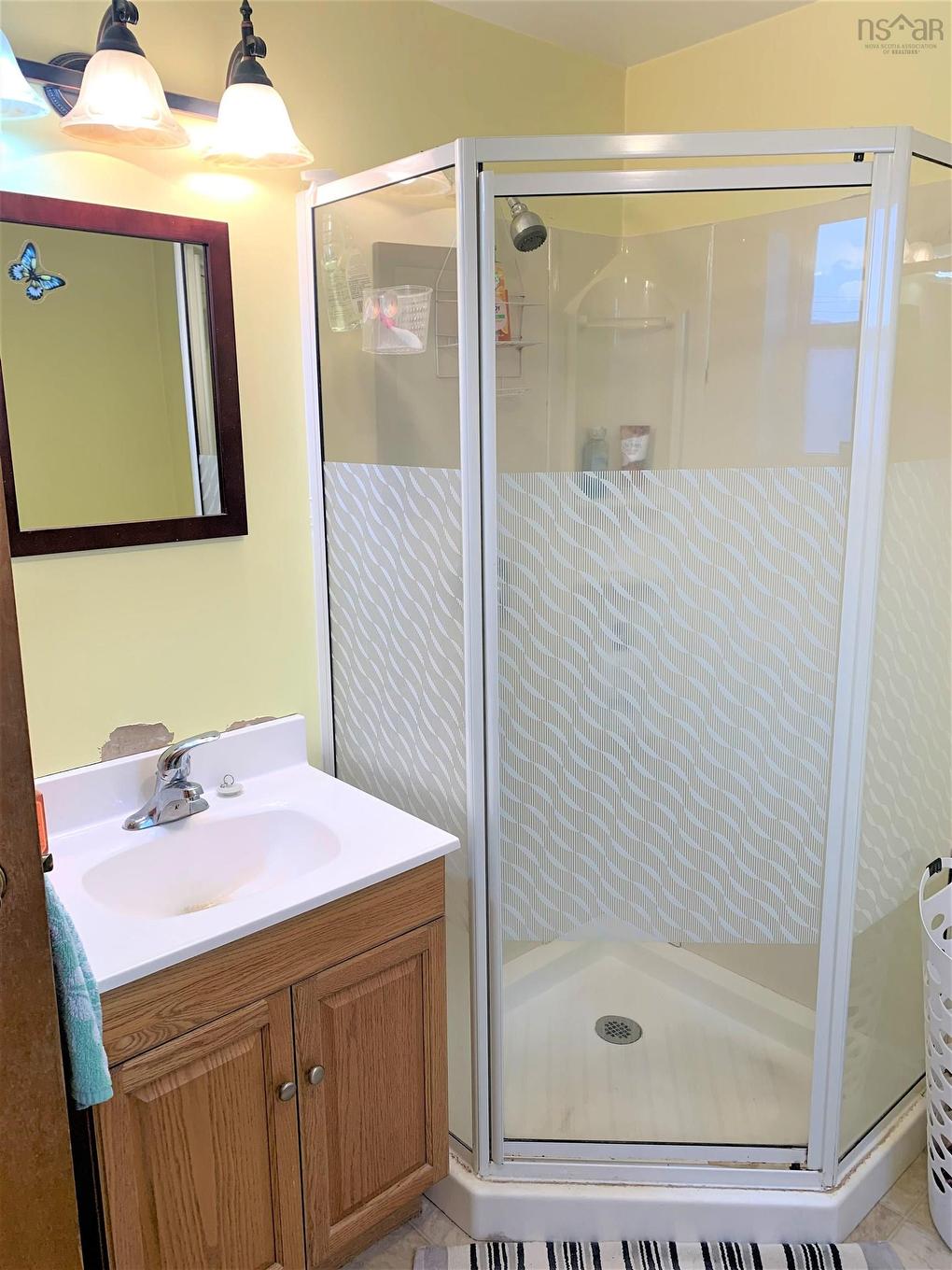 6 Junction Road, Springhill, NS