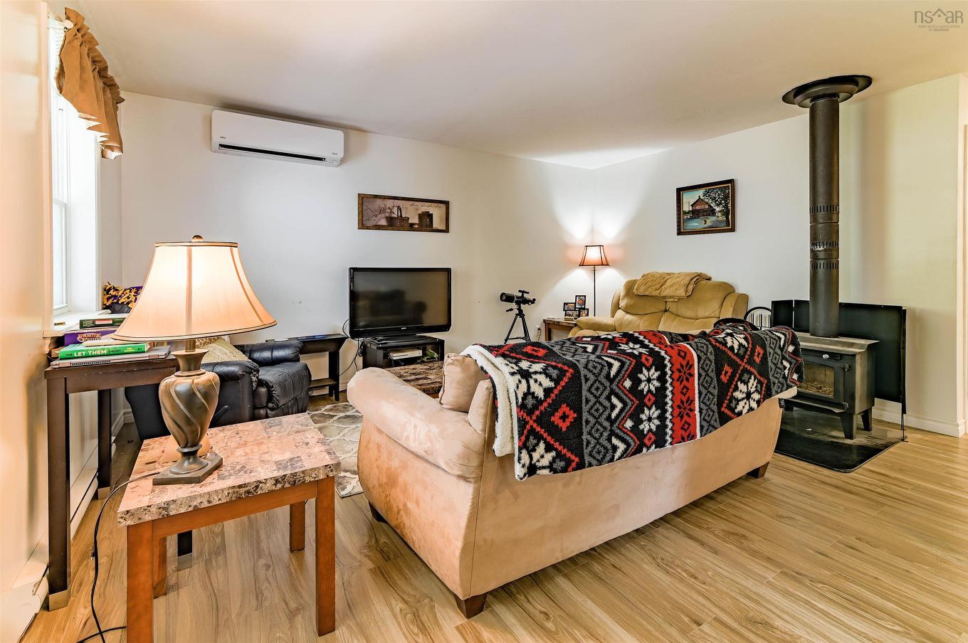 1353 Pinecrest Drive, Coldbrook, NS