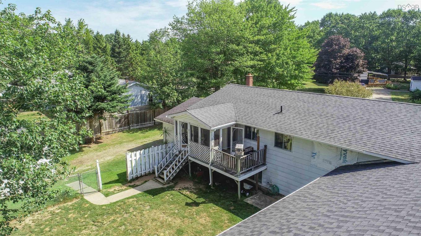 1353 Pinecrest Drive, Coldbrook, NS