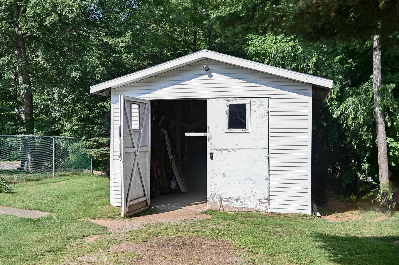 1353 Pinecrest Drive, Coldbrook, NS